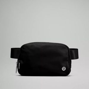 NWT Lululemon everywhere belt bag 1L in black